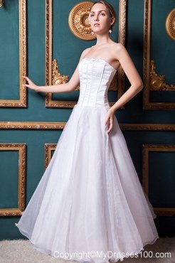 Modest Strapless Floor-length Lace Wedding Dresses For Beach