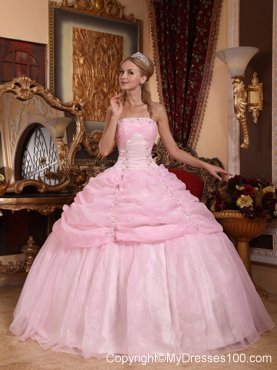 Turn Heads Appliques Ruffles Quinceanera Dresses Lace-up Back