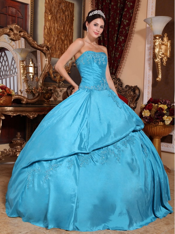 Embroidery Sweet Sixteen Quinceanera Dresses with Big Skirt