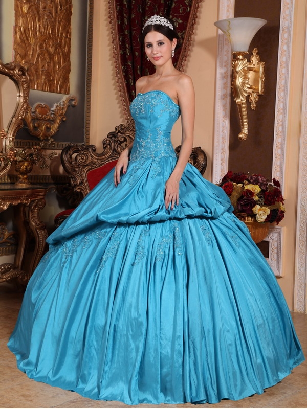 Embroidery Sweet Sixteen Quinceanera Dresses with Big Skirt