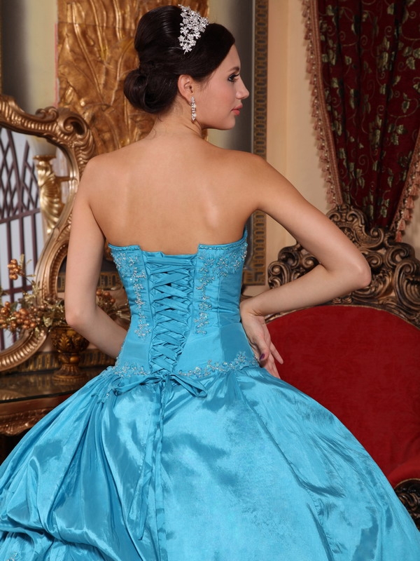 Embroidery Sweet Sixteen Quinceanera Dresses with Big Skirt