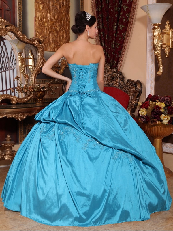 Embroidery Sweet Sixteen Quinceanera Dresses with Big Skirt