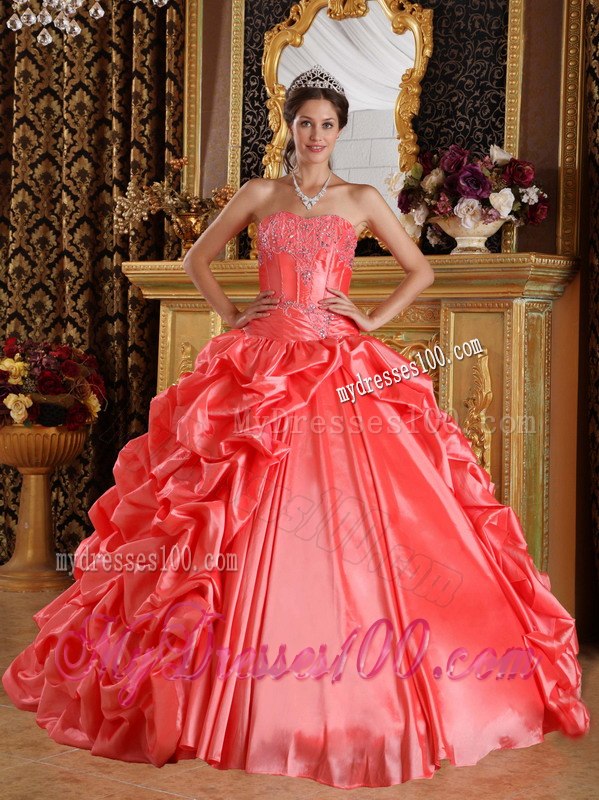 Pick-ups Orange Red Quinceanera Dresses Sweetheart Embroidery
