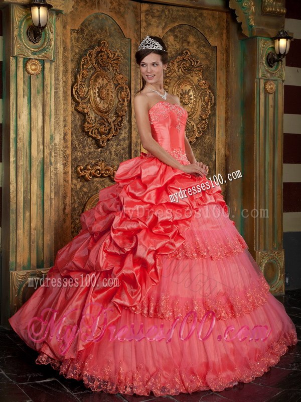 Sweetheart Pick-ups Decorate Quinceanera Dress in Watermelon with Lace