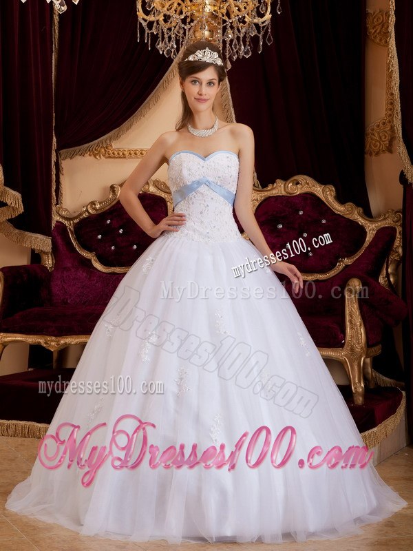 White A-line / Princess Sweetheart Floor-length Appliques Tulle 