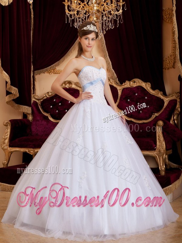 White A-line / Princess Sweetheart Floor-length Appliques Tulle 