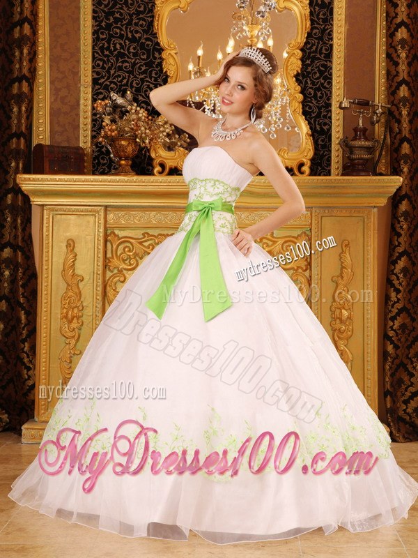 White Ball Gown Style with Belt and Appliques for Quinceanera Gown