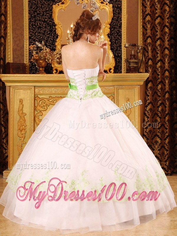 White Ball Gown Style with Belt and Appliques for Quinceanera Gown