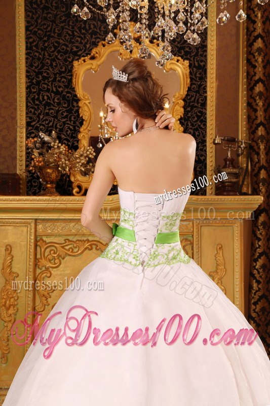 White Ball Gown Style with Belt and Appliques for Quinceanera Gown