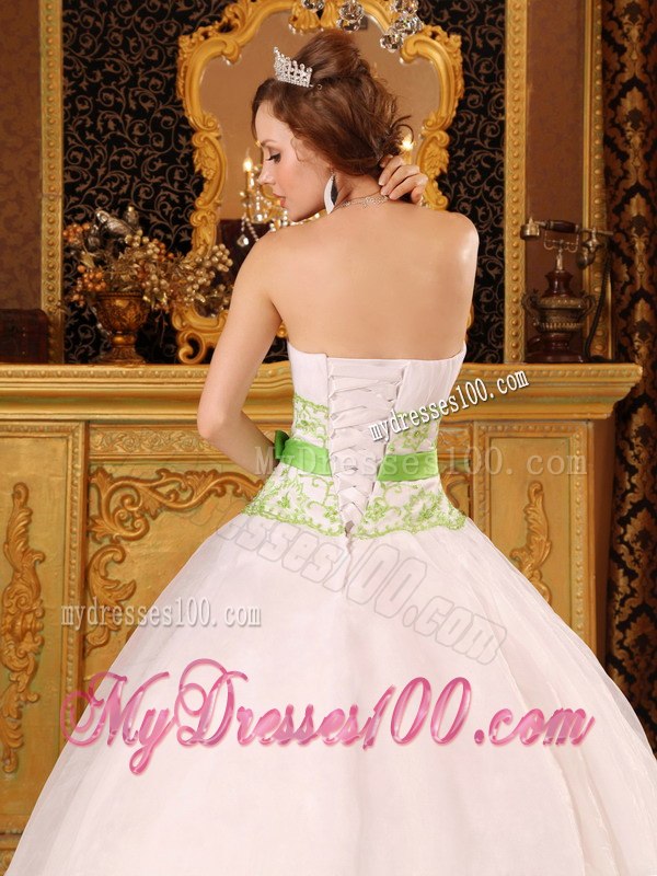 White Ball Gown Style with Belt and Appliques for Quinceanera Gown
