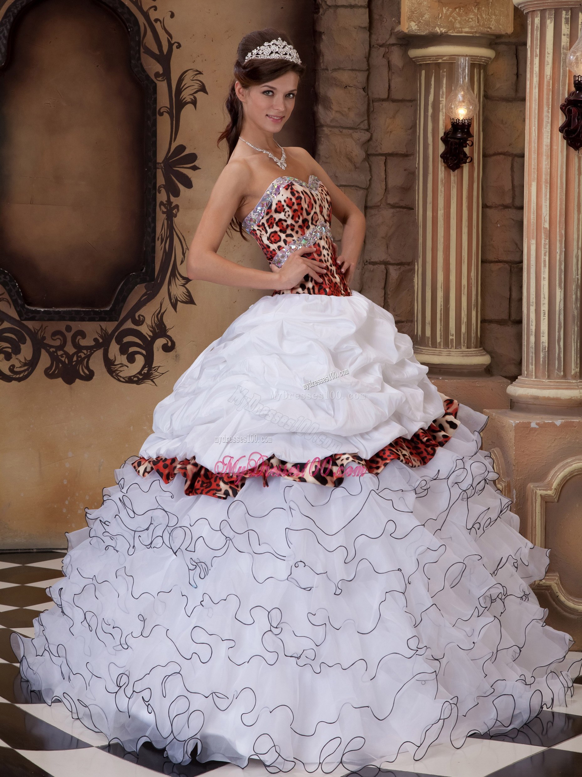 Organza and Leopard Ruffles White Quinceanera Dresses with Sweetheart