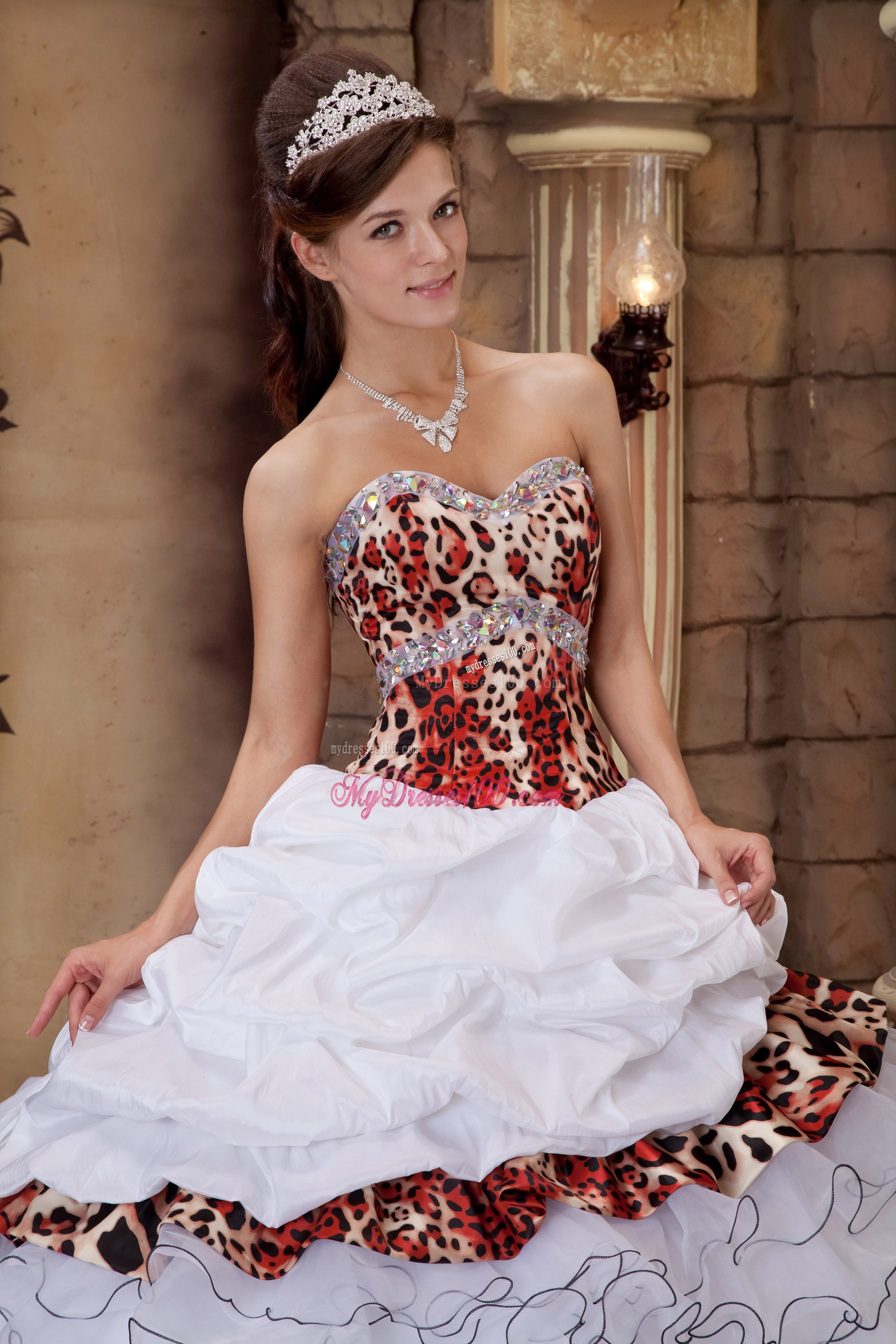 Organza and Leopard Ruffles White Quinceanera Dresses with Sweetheart