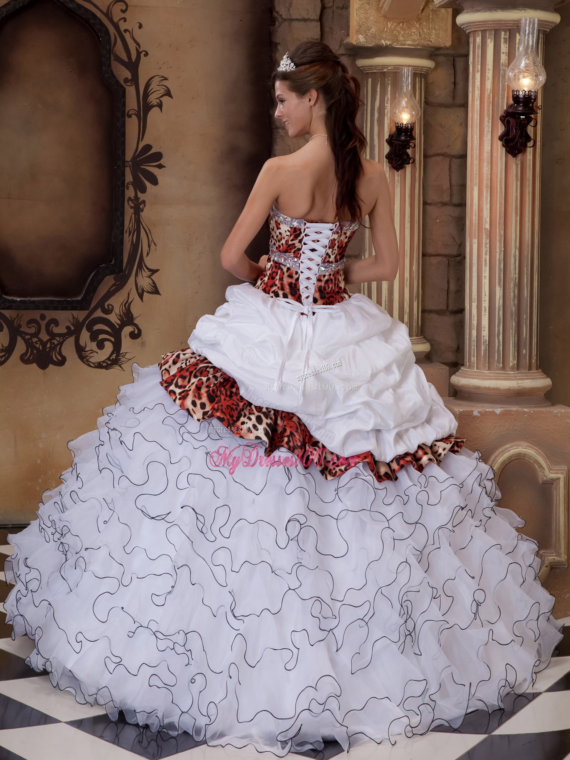 Organza and Leopard Ruffles White Quinceanera Dresses with Sweetheart