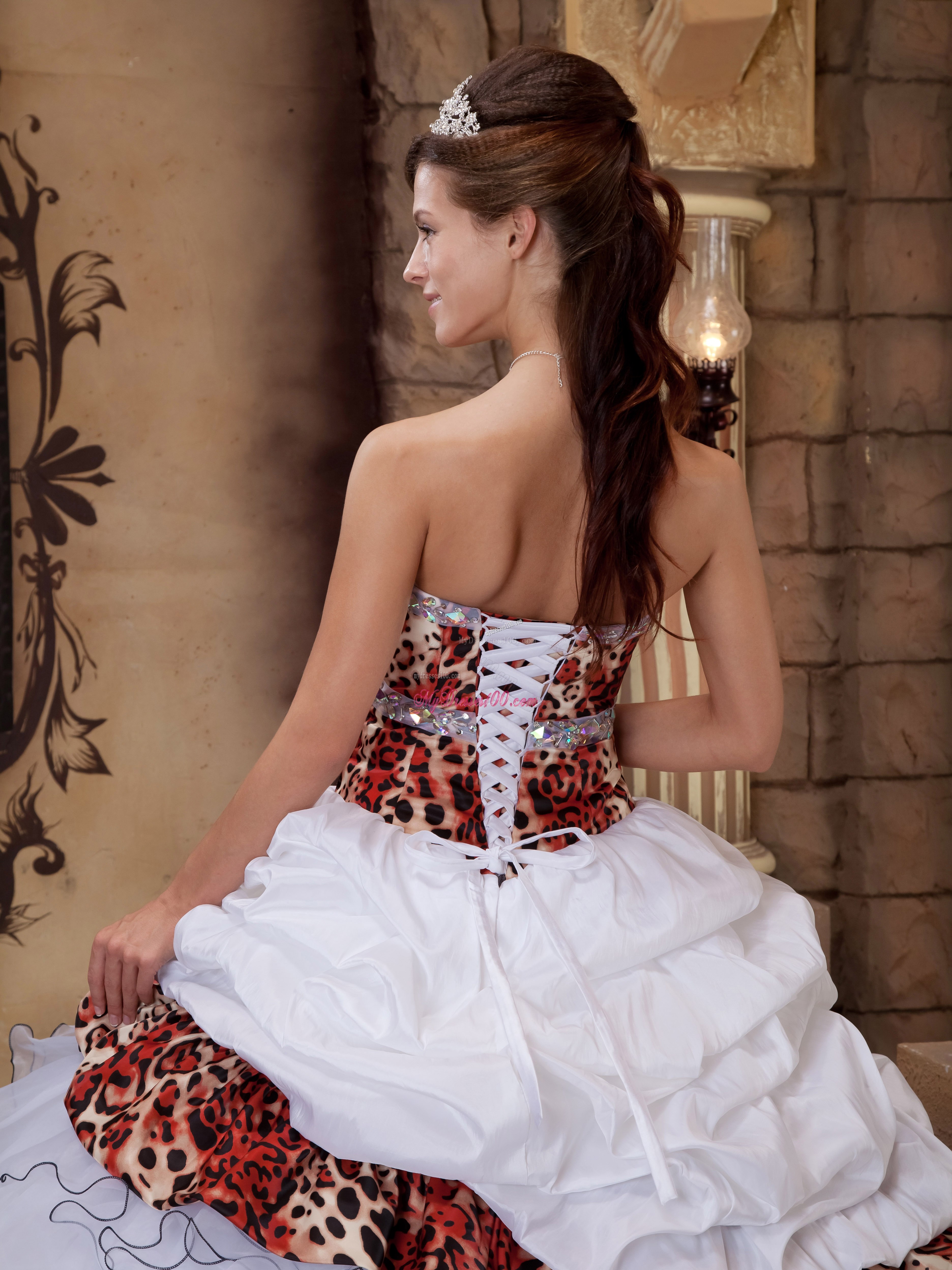 Organza and Leopard Ruffles White Quinceanera Dresses with Sweetheart