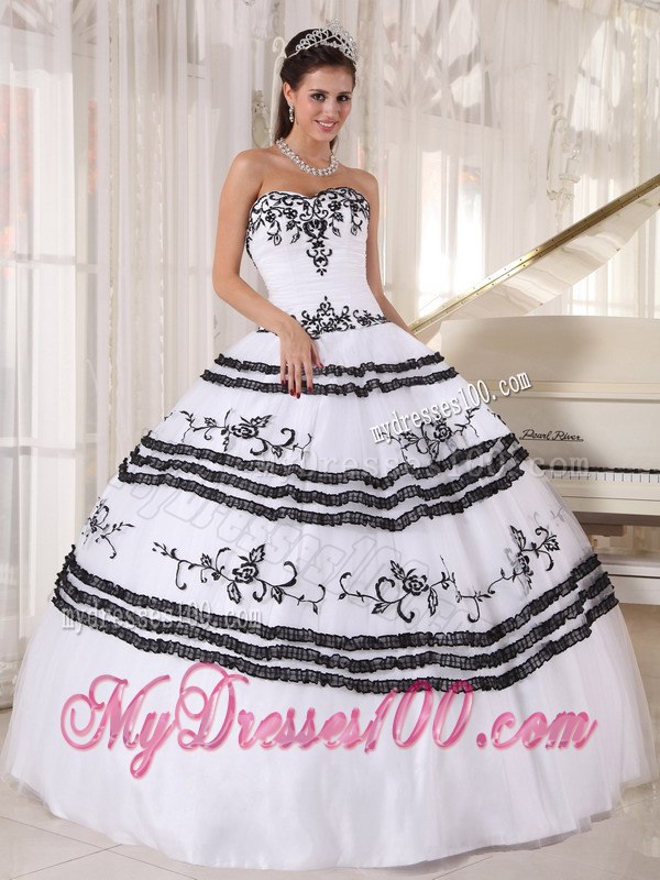 Embroidery White and Black Quinceanera Gown Sweetheart Floor-length Tulle