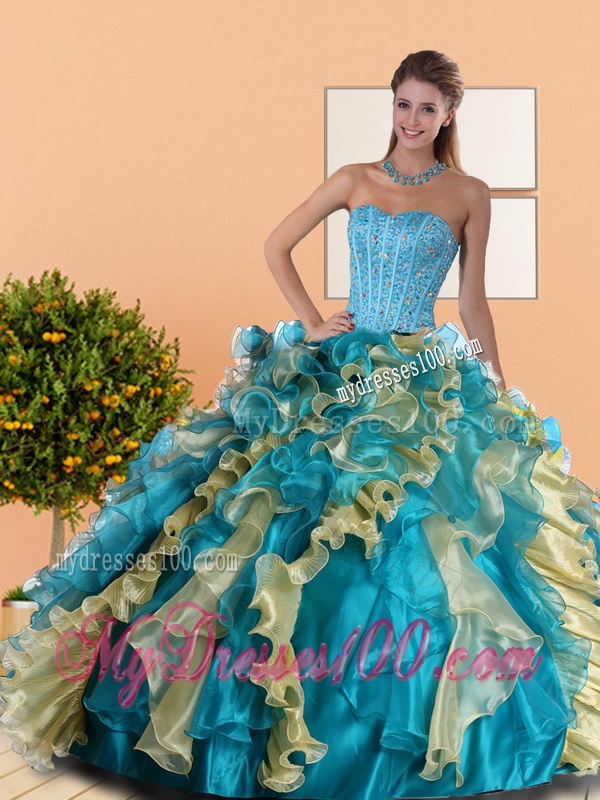 2016 Beautiful Sweetheart Quinceanera Dress with Beading and Ruffles