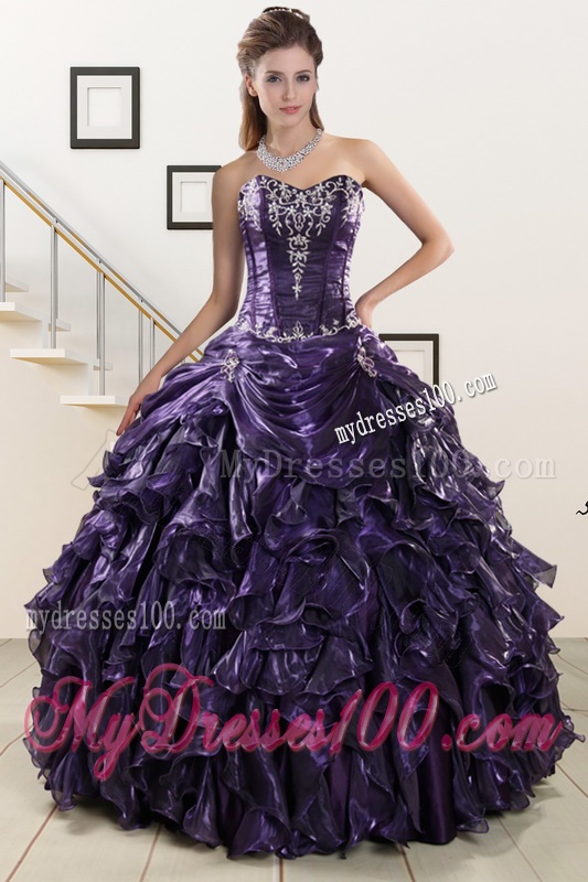 2016 Exquisite Sweetheart Purple Quinceanera Dresses with Embroidery and Ruffles