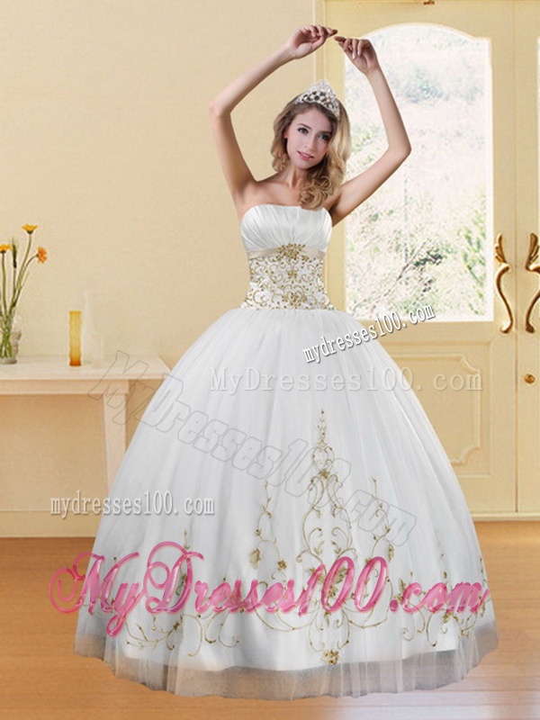 Inexpensive Embroidery White and Gold Quinceanera Dress for 2016