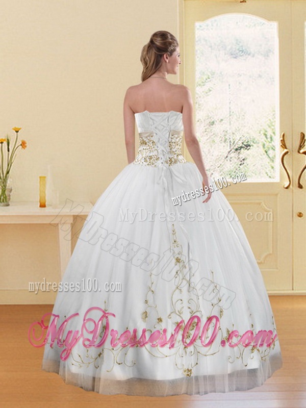 Inexpensive Embroidery White and Gold Quinceanera Dress for 2016