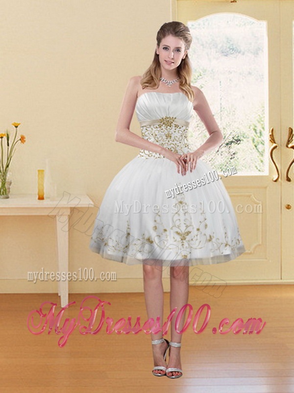 Inexpensive Embroidery White and Gold Quinceanera Dress for 2016