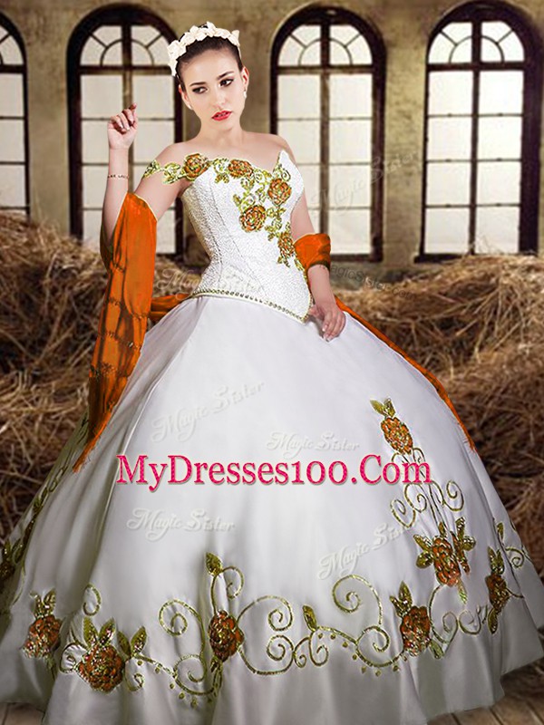 White Lace Up Sweetheart Embroidery Quinceanera Gowns Taffeta Sleeveless