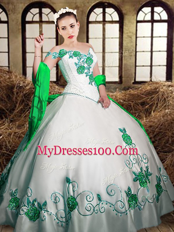 Hot Selling Sleeveless Lace Up Floor Length Embroidery Quinceanera Gowns