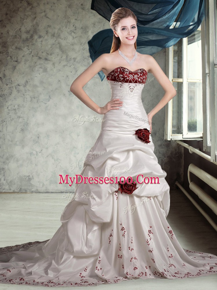 Exquisite Sweetheart Sleeveless Bridal Gown Brush Train Appliques and Pick Ups and Hand Made Flower White And Red Taffeta