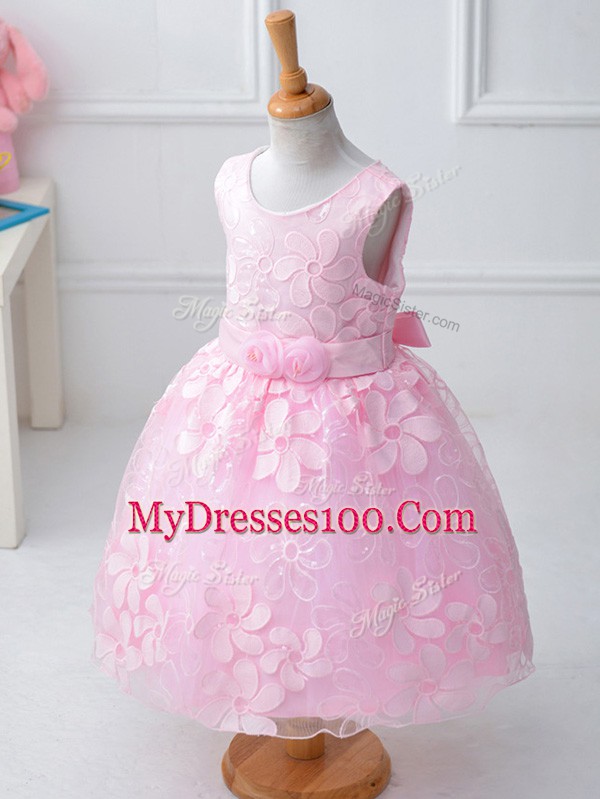 Admirable Baby Pink Sleeveless Appliques and Hand Made Flower Knee Length Girls Pageant Dresses