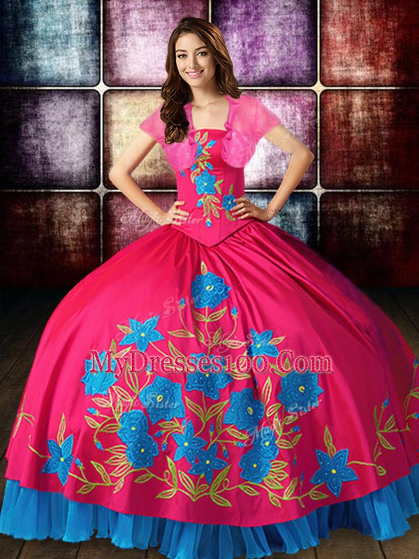Sleeveless Embroidery Lace Up Ball Gown Prom Dress