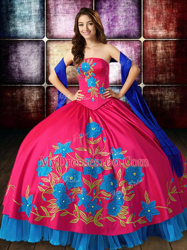 Sleeveless Embroidery Lace Up Ball Gown Prom Dress