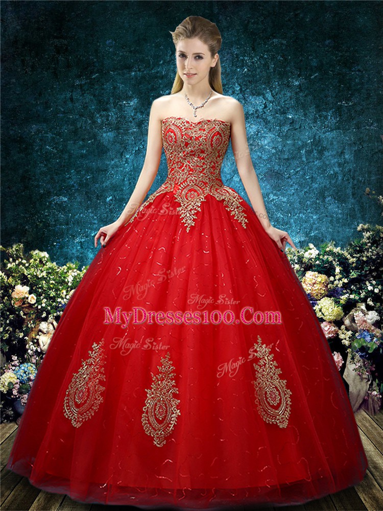 Sleeveless Appliques Lace Up Wedding Dress