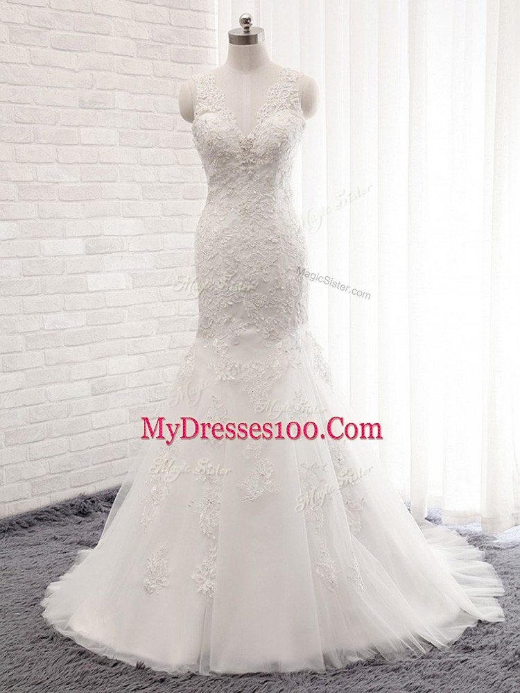 Sleeveless Brush Train Clasp Handle Lace Bridal Gown