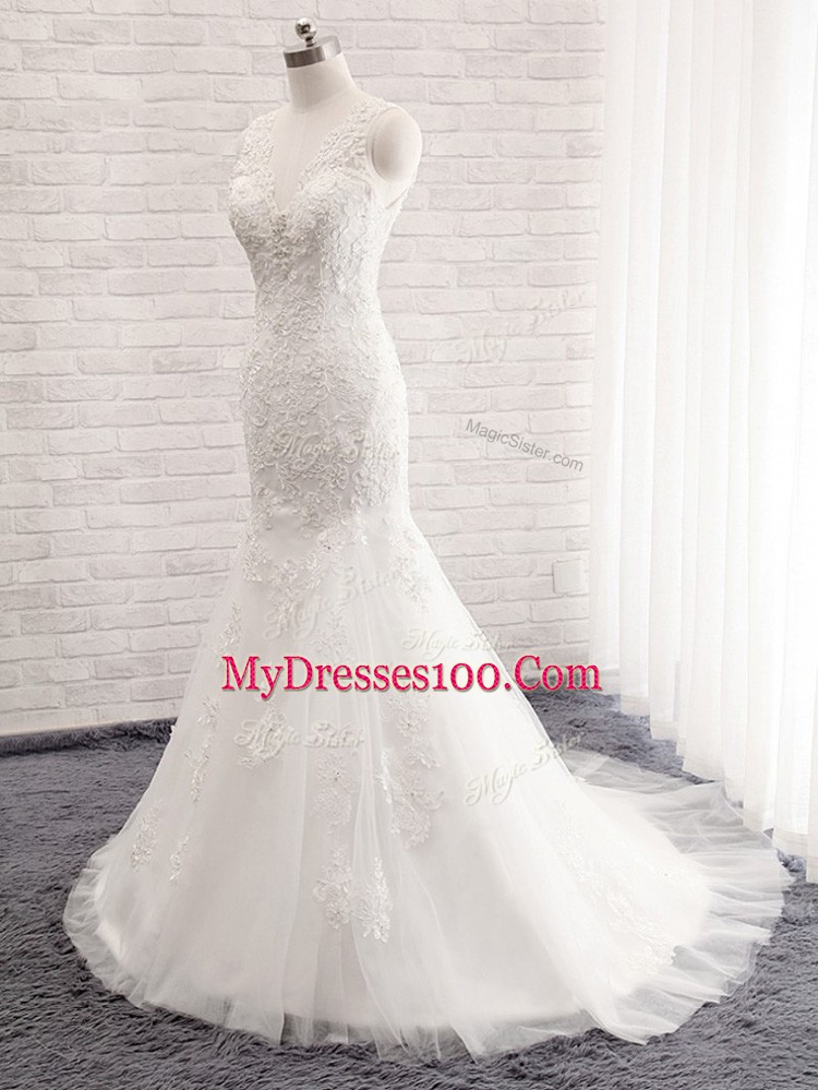 Sleeveless Brush Train Clasp Handle Lace Bridal Gown