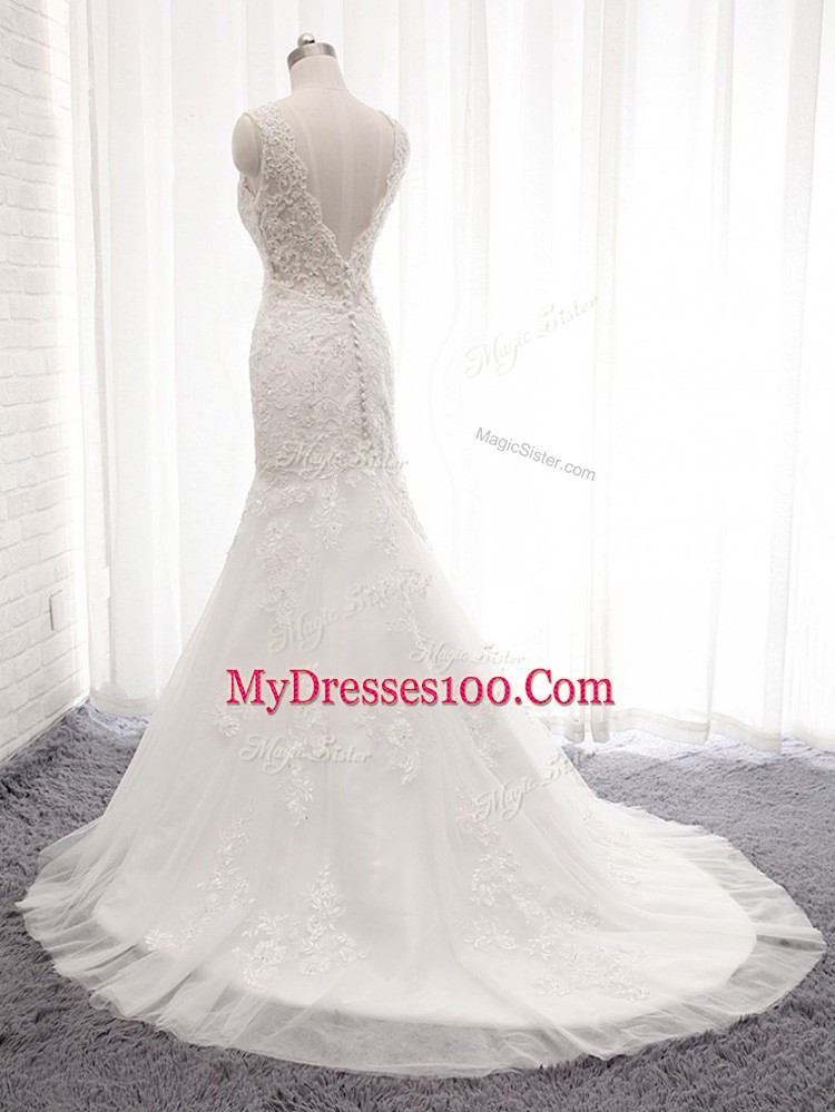 Sleeveless Brush Train Clasp Handle Lace Bridal Gown