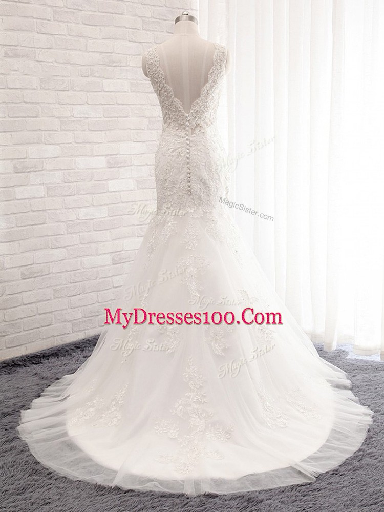 Sleeveless Brush Train Clasp Handle Lace Bridal Gown