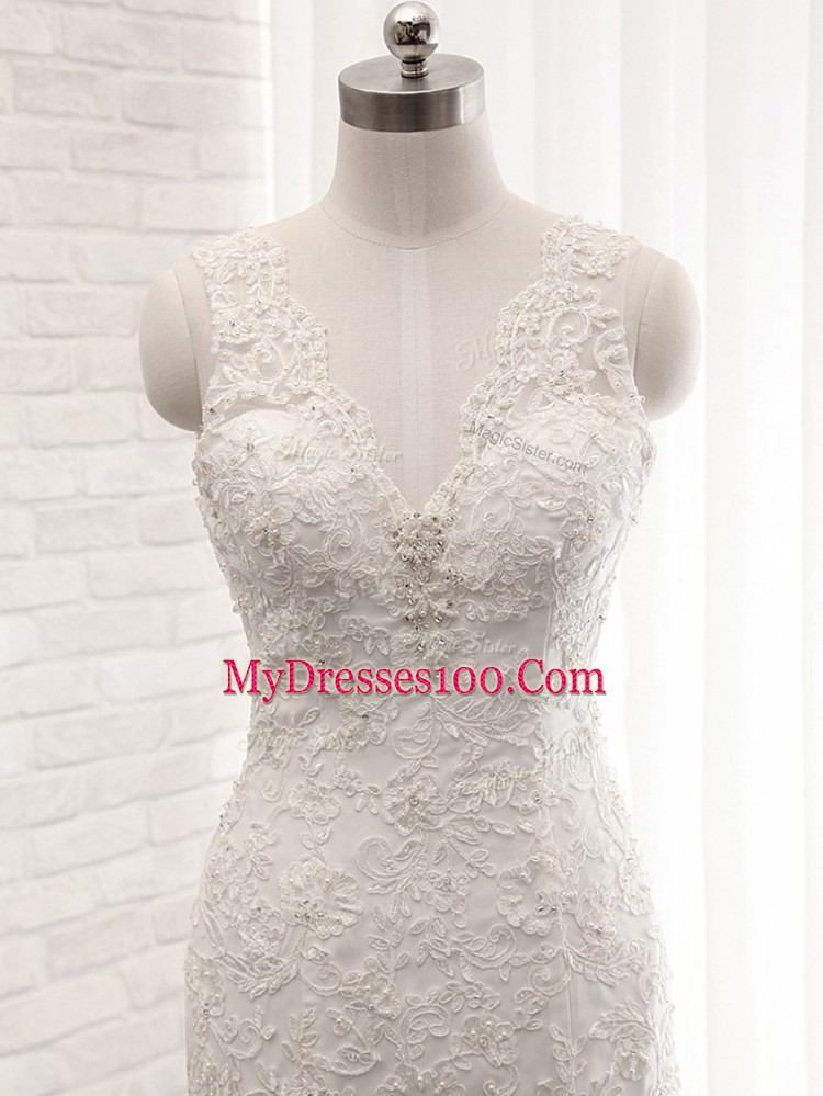 Sleeveless Brush Train Clasp Handle Lace Bridal Gown