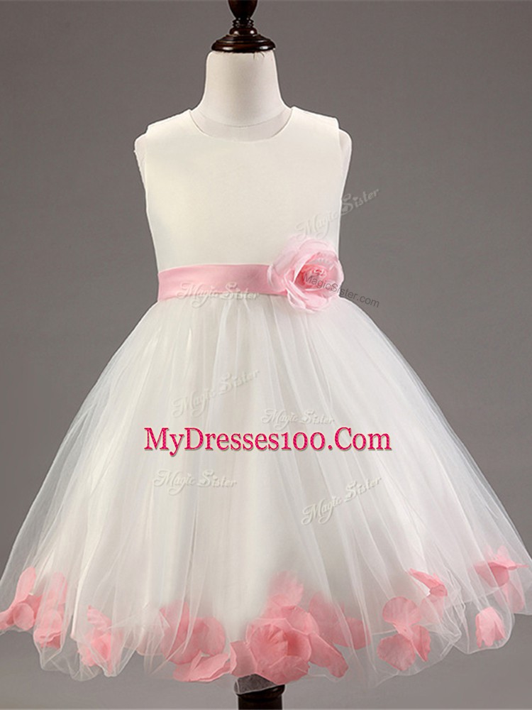High Class Sleeveless Tulle Knee Length Zipper Girls Pageant Dresses in White with Appliques and Hand Made Flower