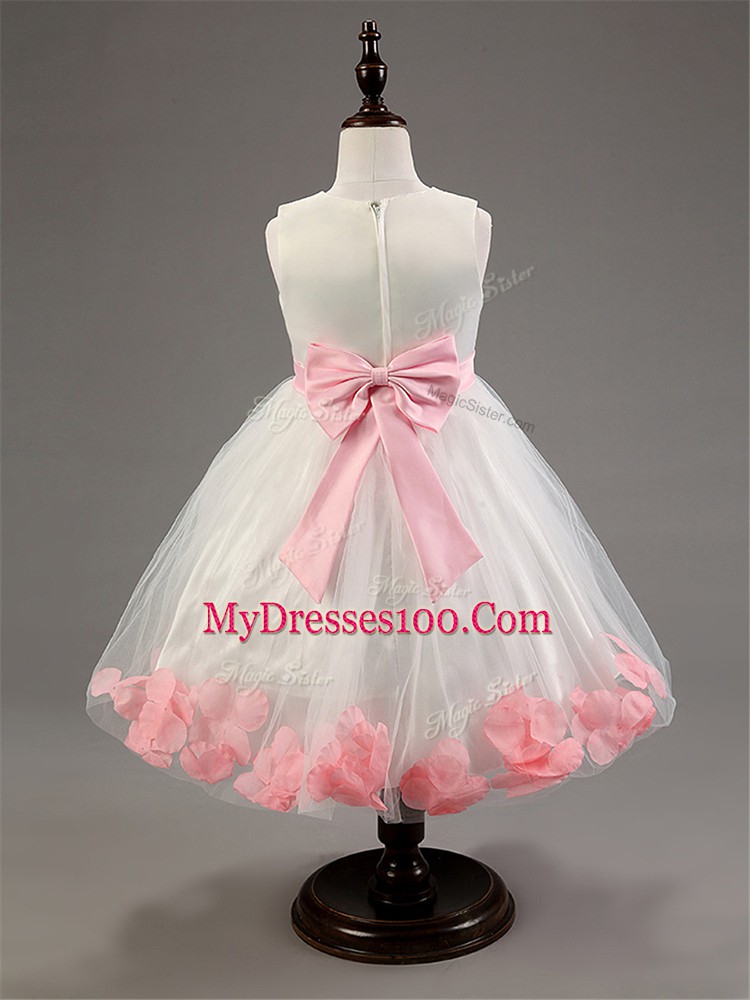 High Class Sleeveless Tulle Knee Length Zipper Girls Pageant Dresses in White with Appliques and Hand Made Flower