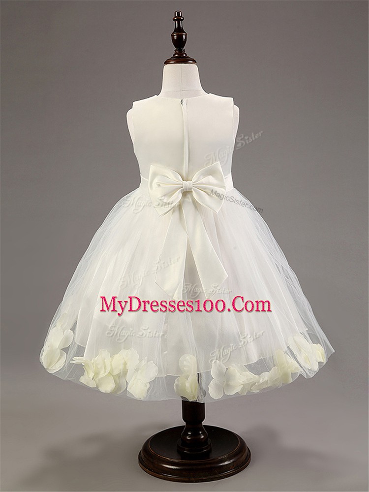 High Class Sleeveless Tulle Knee Length Zipper Girls Pageant Dresses in White with Appliques and Hand Made Flower