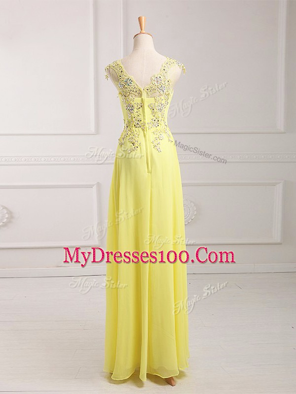 Chiffon V-neck Sleeveless Zipper Lace and Appliques Homecoming Dress in Yellow