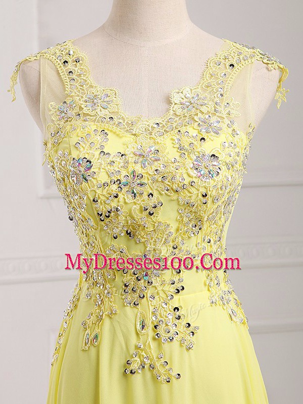 Chiffon V-neck Sleeveless Zipper Lace and Appliques Homecoming Dress in Yellow
