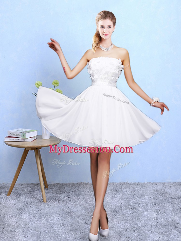 White A-line Appliques Quinceanera Dama Dress Lace Up Chiffon Sleeveless Knee Length