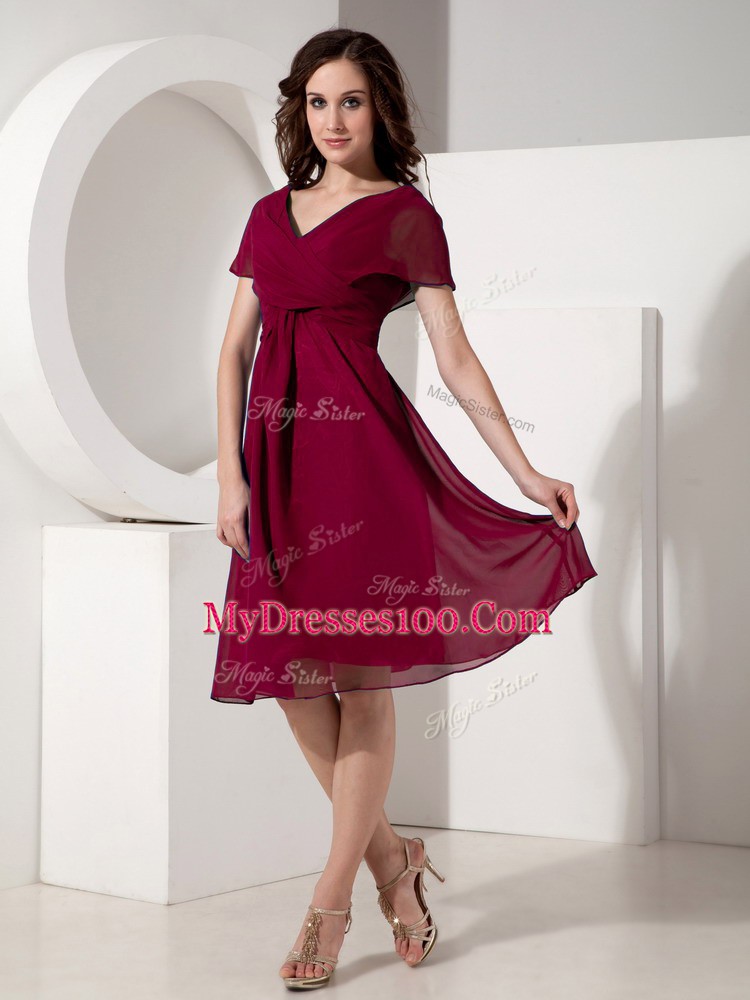 Fuchsia V-neck Neckline Ruching Mother of Groom Dress Short Sleeves Zipper