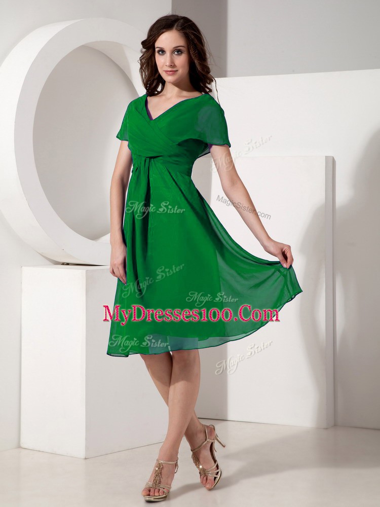 Green Mother of Groom Dress Prom and Party with Ruching V-neck Short Sleeves Zipper
