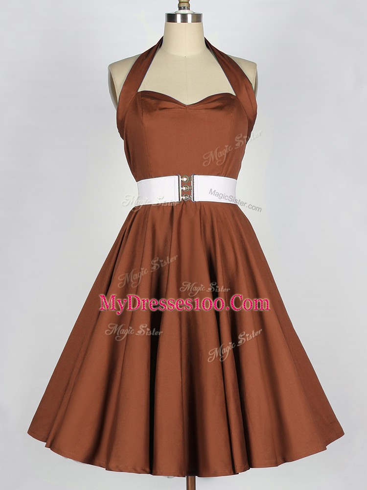 Brown A-line Halter Top Sleeveless Taffeta Knee Length Zipper Belt Court Dresses for Sweet 16
