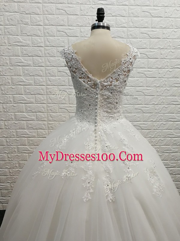 Charming Tulle Sleeveless Wedding Gowns Brush Train and Lace