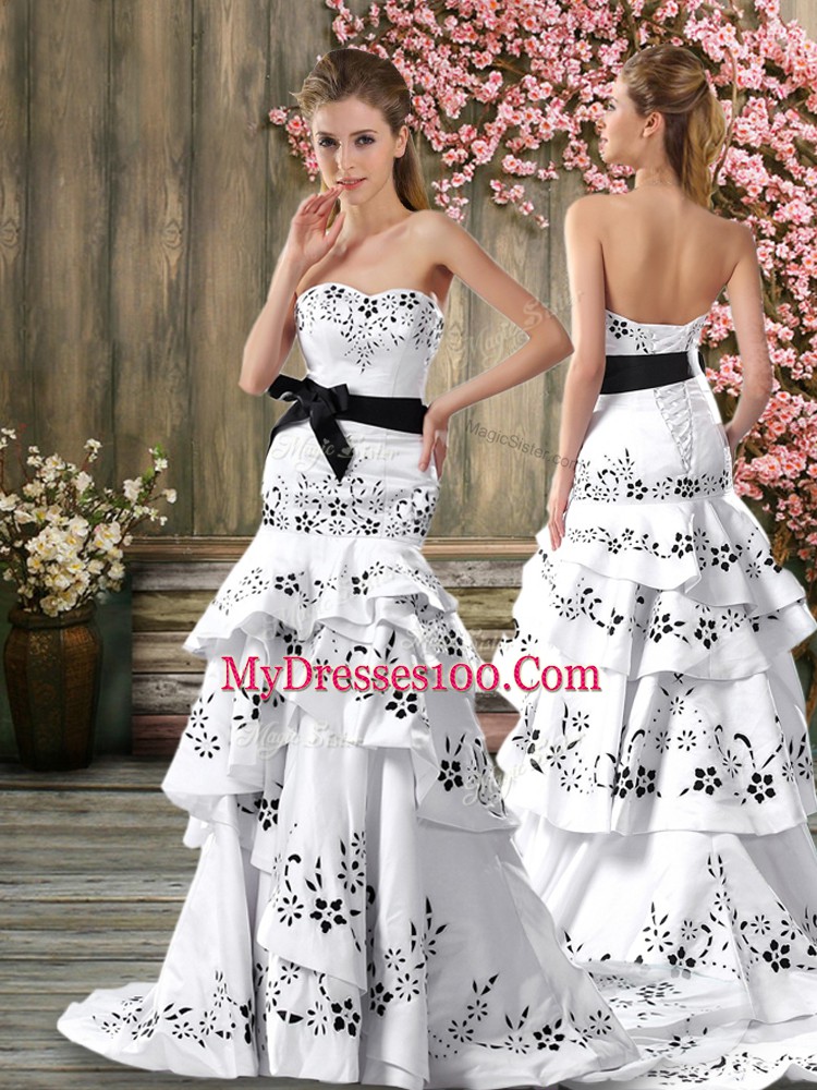White Sweetheart Neckline Embroidery and Sashes ribbons Wedding Dress Sleeveless Backless