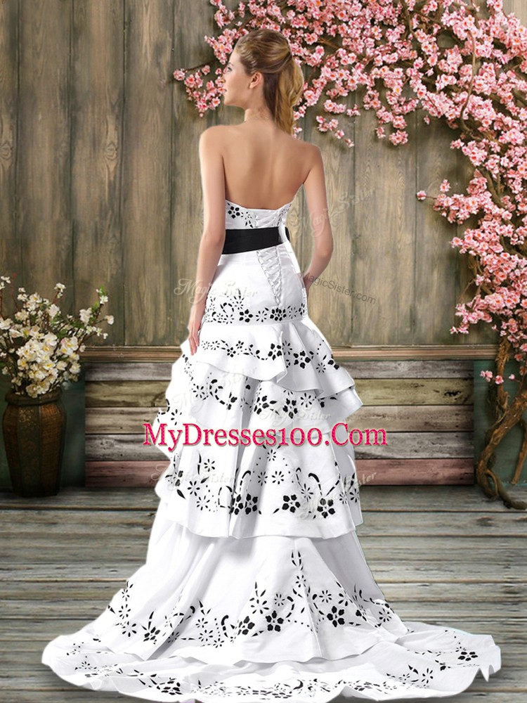 White Sweetheart Neckline Embroidery and Sashes ribbons Wedding Dress Sleeveless Backless