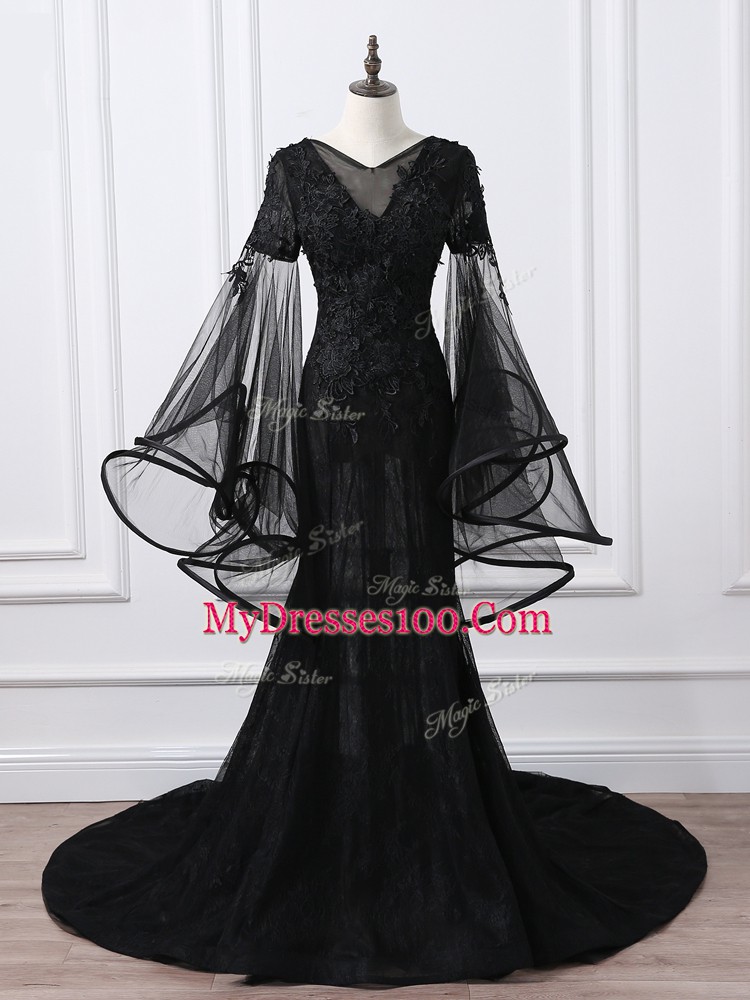 Elegant Black Lace Up Mother of Bride Dresses Lace and Appliques Long Sleeves Brush Train