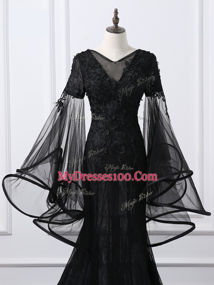 Elegant Black Lace Up Mother of Bride Dresses Lace and Appliques Long Sleeves Brush Train
